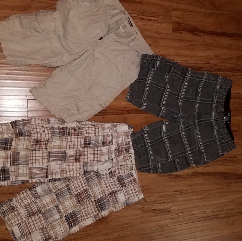 Boys cargo shorts bundle size 18